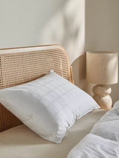 Active Anti-Allergy Standard Pillow, Medium